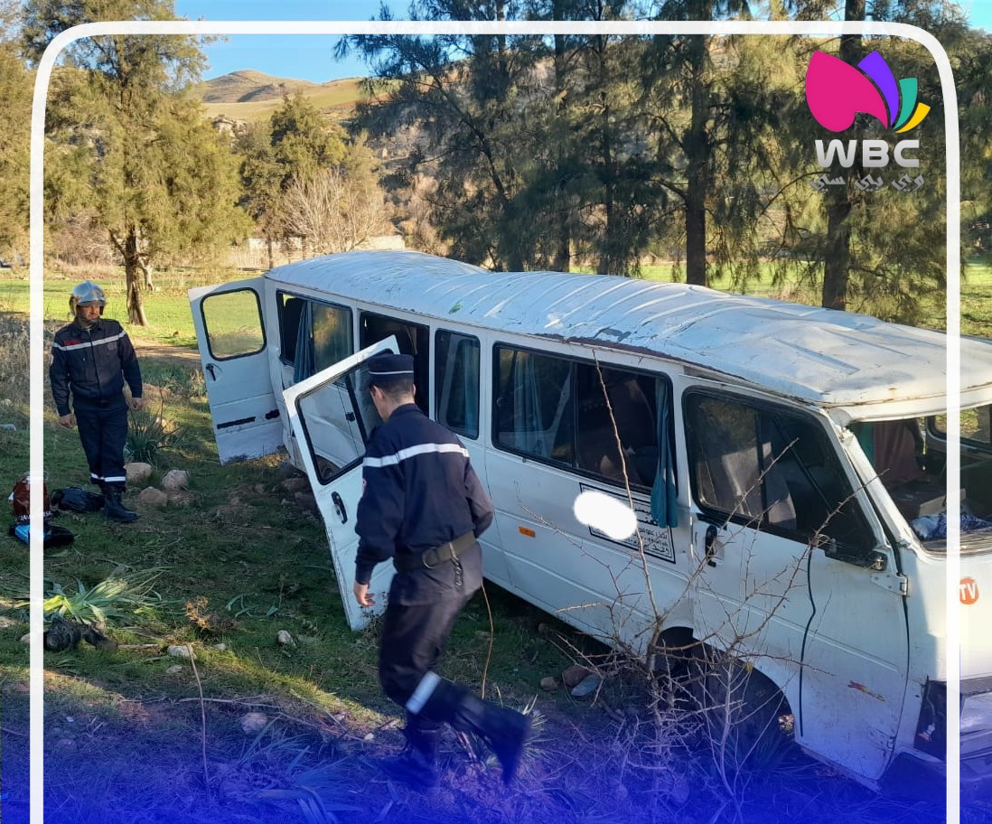 سطيف: إصابة 17 راكبا اثر انقلاب حافلة صغيرة ببني عزيز