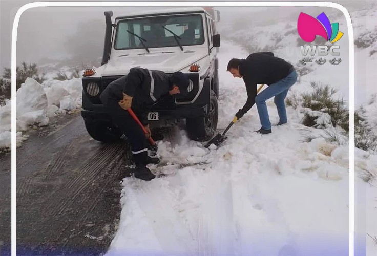 ولايتي البويرة و تيزي وزو:طرق مغلقة بسبب الثلوج