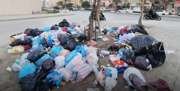 حي المخابز وهران.. عدم وجود صناديق القمامة وراء تدهور البيئة