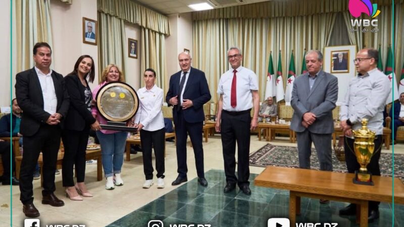  تيزي وزو: تكريم سيدات نادي شبيبة القبائل عقب تتوجهن بكأس الجزائر لكرة القدم